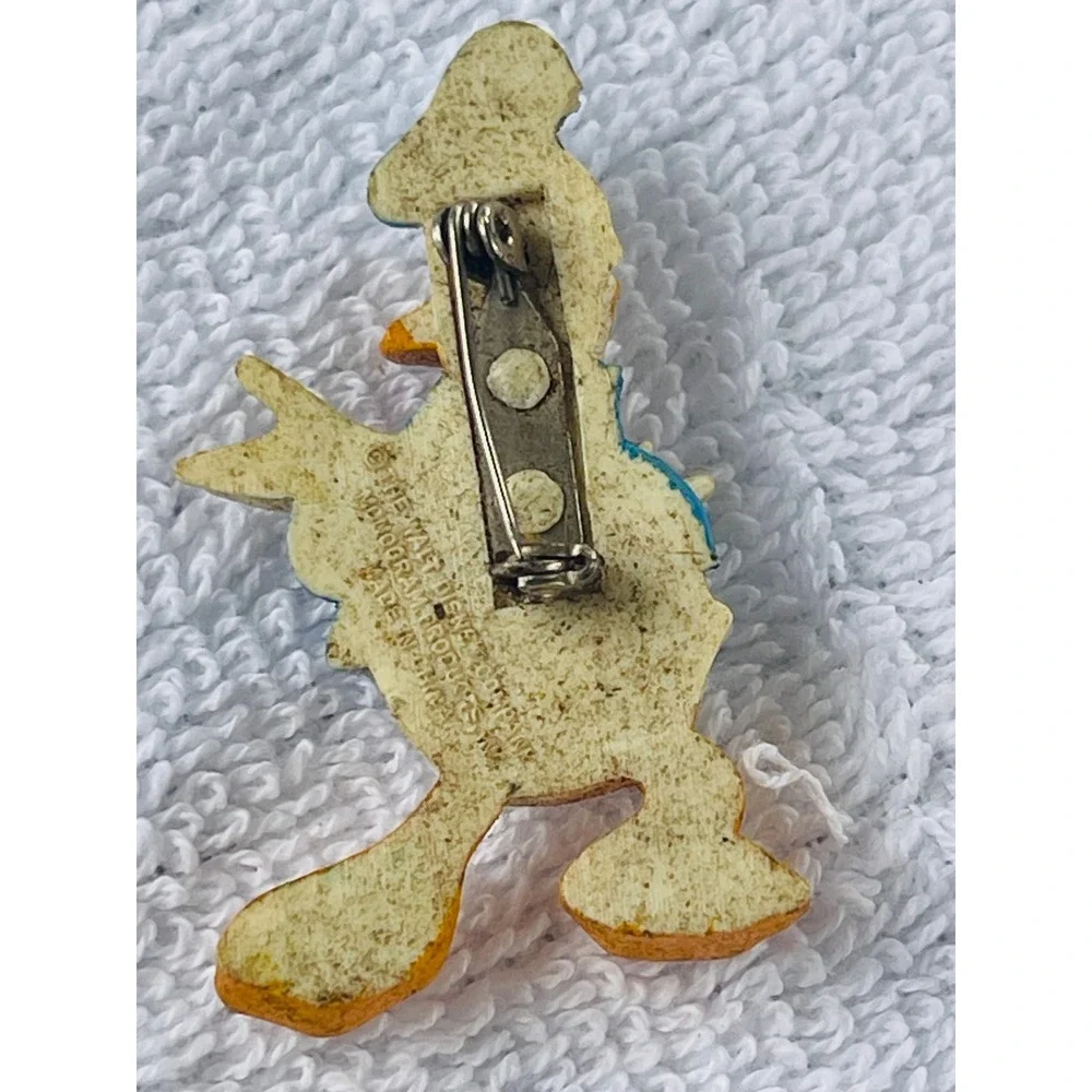 00053‎ - Vintage Disney Donald Duck Brooch Pin Collectible Cartoon Character